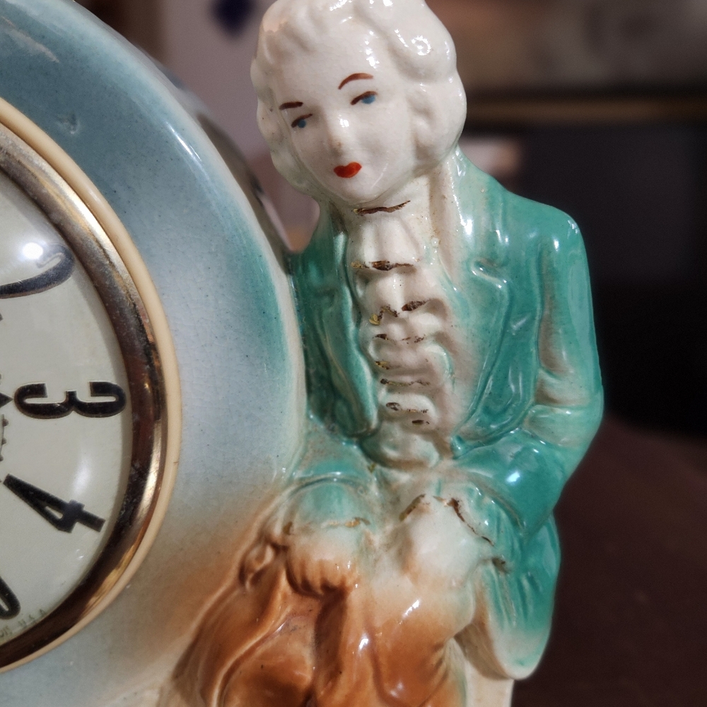 VINTAGE LANSHIRE FIGURAL MAN and WOMAN ELECTRIC MANTEL CLOCK Rococ style - Picture 4 of 9